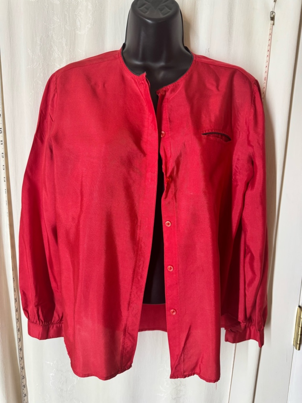 Vintage Gloria Vanderbilt Silk Button Down